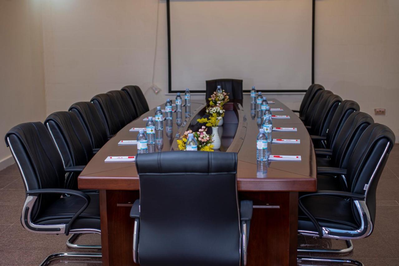 Koki Hotel Καμπάλα Εξωτερικό φωτογραφία
