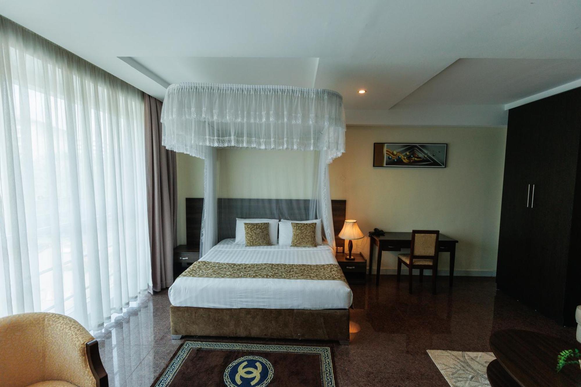 Koki Hotel Καμπάλα Εξωτερικό φωτογραφία