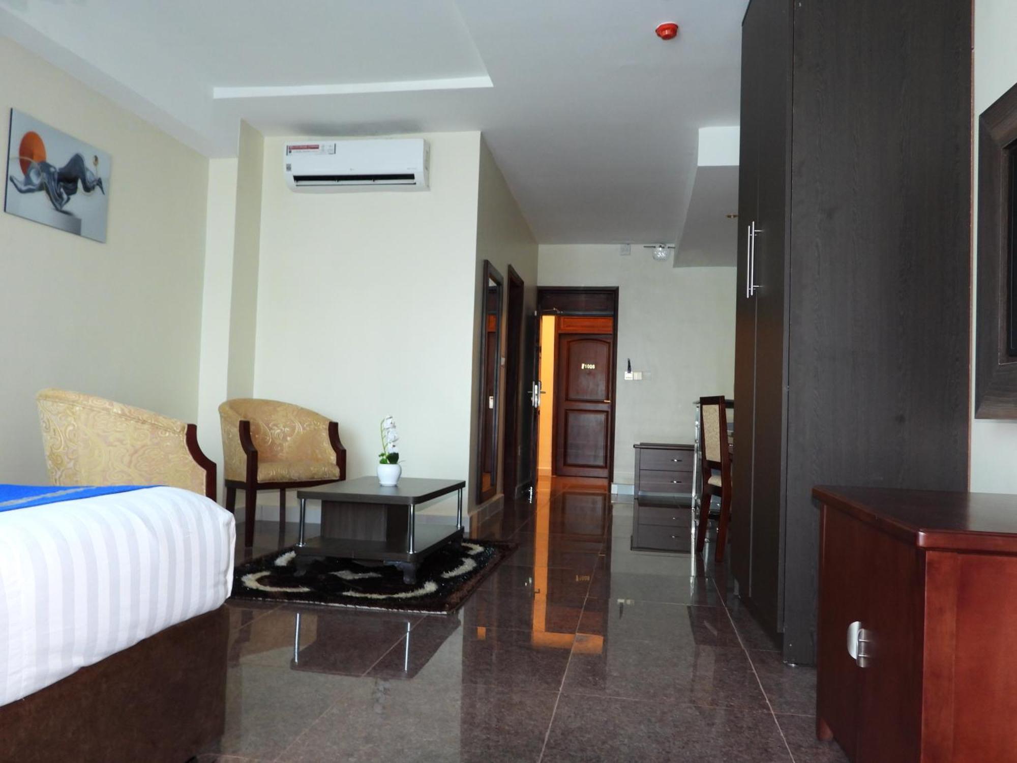 Koki Hotel Καμπάλα Εξωτερικό φωτογραφία